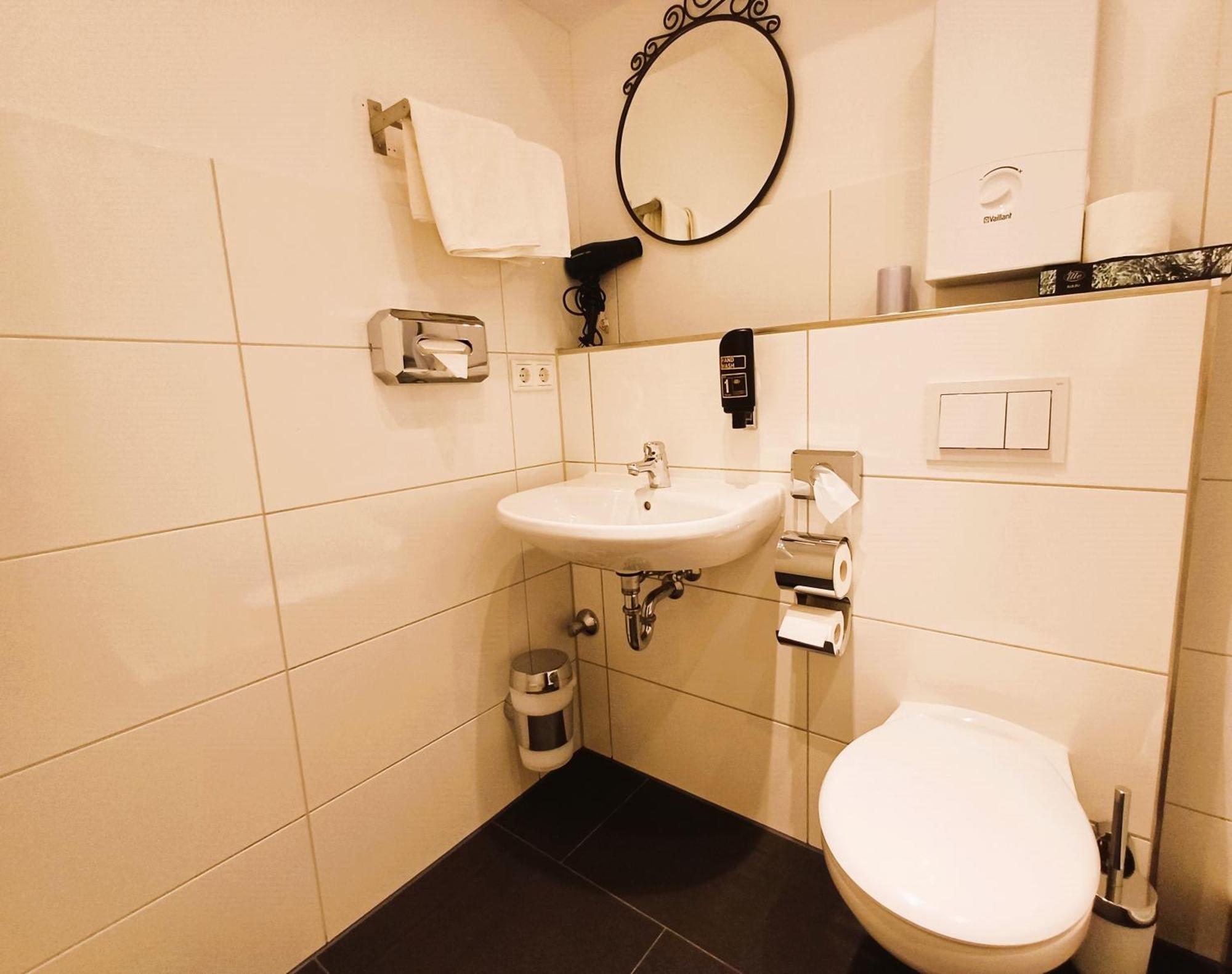 Hotel Ariana Cologne Extérieur photo
