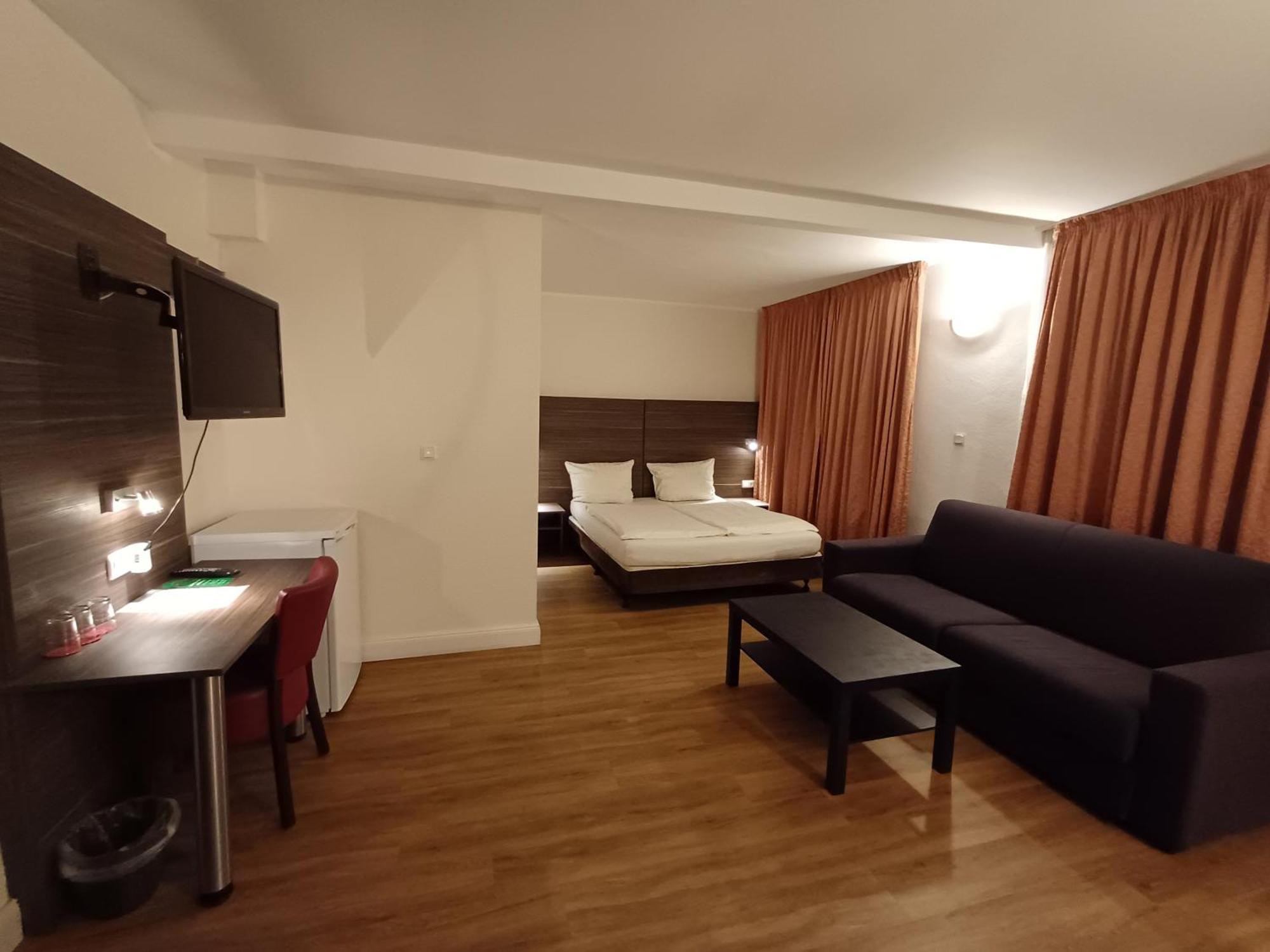 Hotel Ariana Cologne Extérieur photo