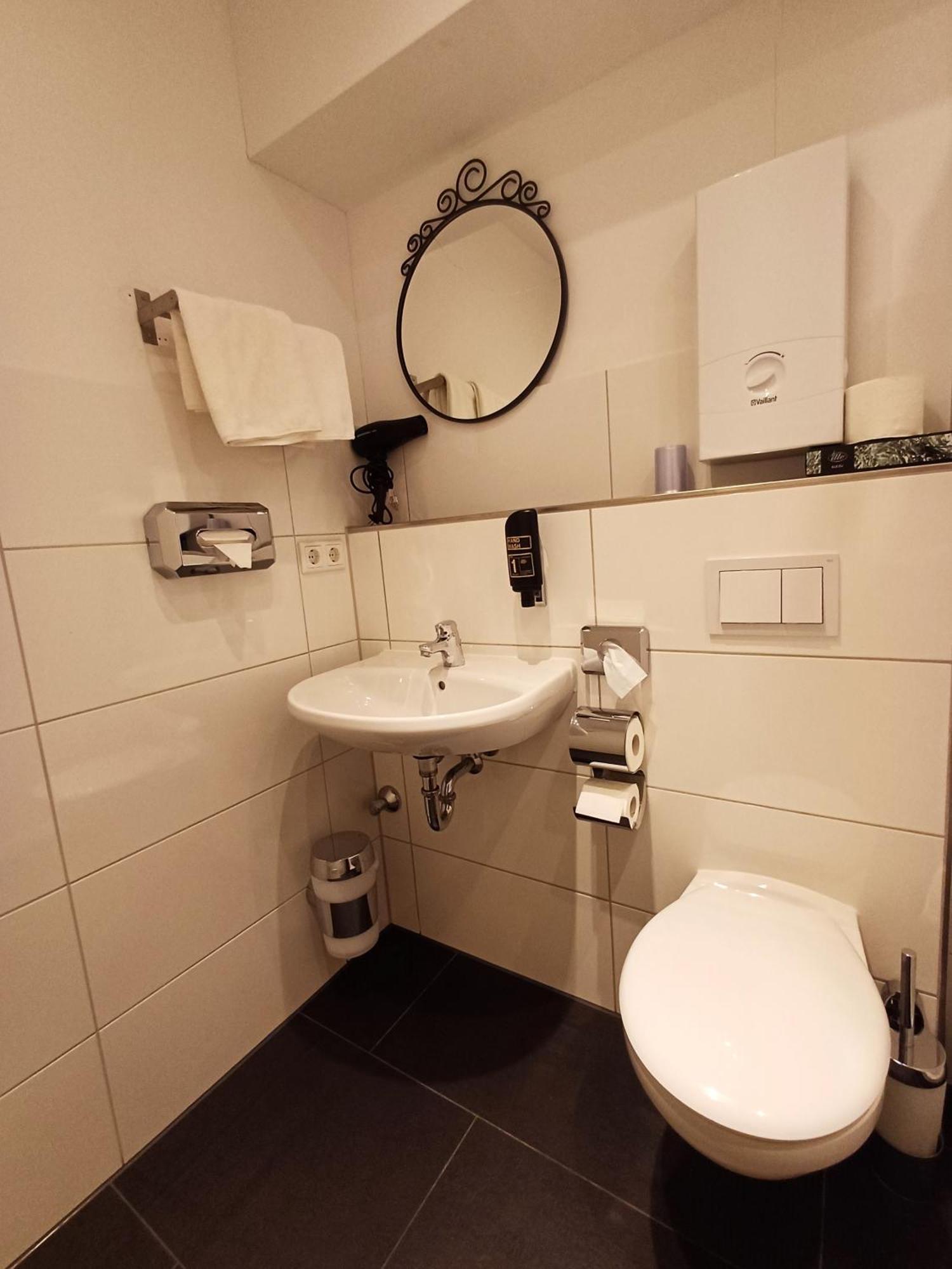 Hotel Ariana Cologne Extérieur photo